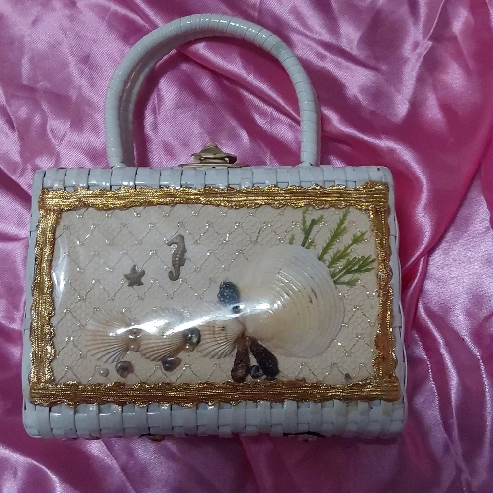 Great Gift!! Vintage mommy and me purse set